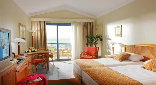 Трёхместный номер Superior с видом на бассейн Ecotel Dahab Bay View Resort