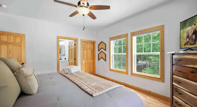 New Listing - Luxurious Mountain Home for 8 With Amenities, Buchen Sie Hotel Ellijay 
