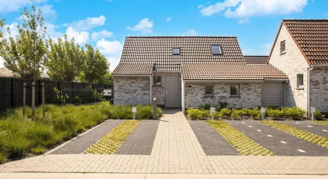 Коттедж Holiday Home in Koksijde With Garden & Parking
