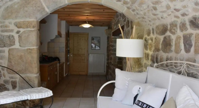 Gîte Montarcher, 4 pièces, 6 personnes - FR-1-496-11, Varaa Hotelli L'Etrat 