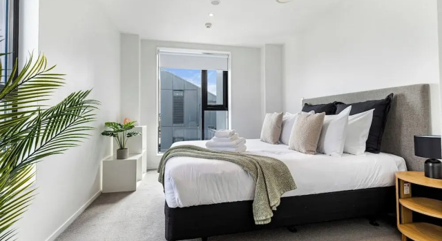 Pool, Gym & Modern 2BR Sky Tower View Zodiak Stays, Rezerwuj Apartament Auckland 