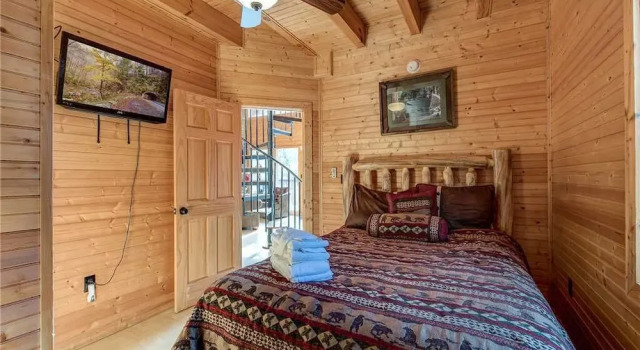 Dreams and Streams 2 Bedroom Home with Hot Tub, Забронировать Отель Отели и гостиницы Центра Питтмана, Отель