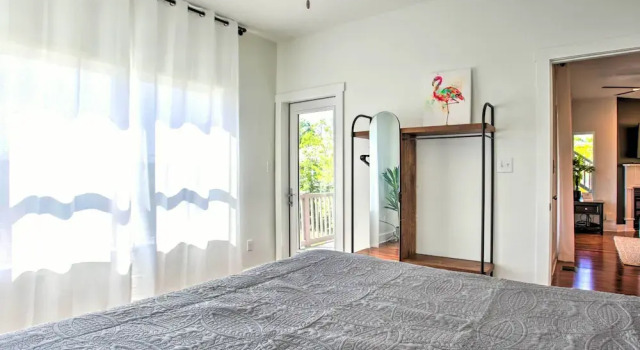 Waveland Abode w/ Patio, Walk to Beach!