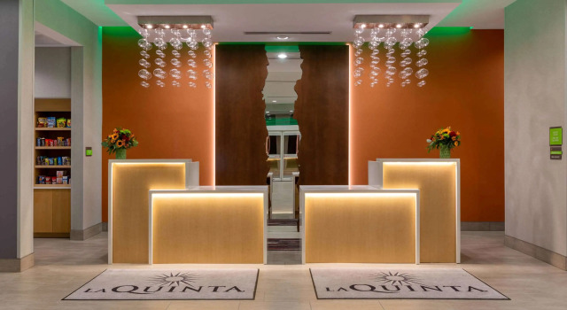 La Quinta by Wyndham Altoona Des Moines, Rezerwuj Hotel Hotele w Iowa z parkingiem, Parking
