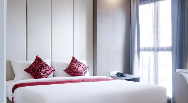 Двухместный номер Deluxe с балконом Hope Land Hotel Sukhumvit 8