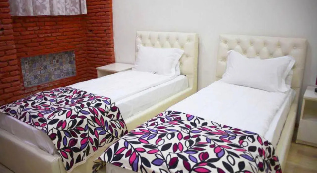 3 Rooms Hotel