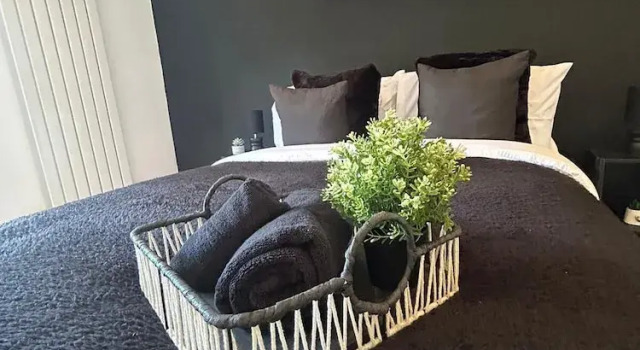 AMAZING CENTRAL 3 bed REFURB sleeps 5