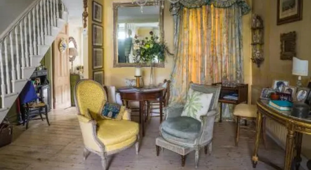 Hurlingham Bed  Breakfast