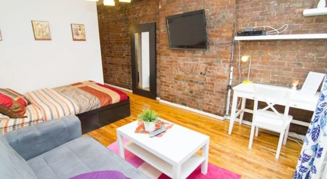Charming Studio on Gramercy, Забронировать Отель Отели Нью-Йорка с бассейном, рядом с Национальный клуб искусств, Бассейн