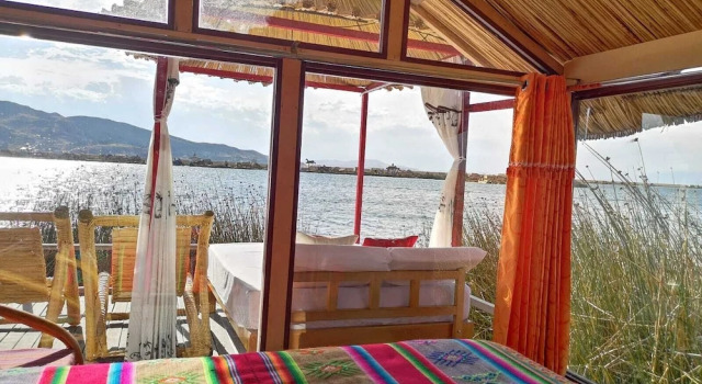 Номер Deluxe с красивым видом из окна Uros Qhota Uta Lodge