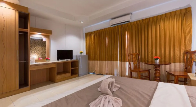 A&J Boutique Hotel Nanai, Забронировать Бутик-отель Отели Патонг-Бич с бассейном, рядом с Больница Патонга, Бассейн