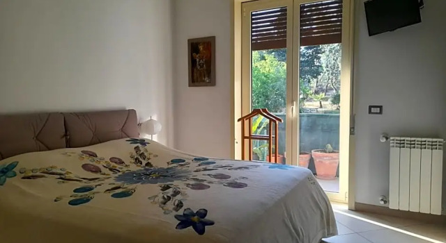 Albatros rooms, Забронировать Отель Николози Этна