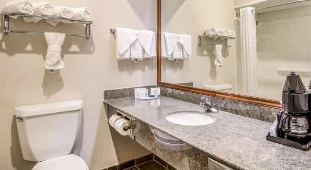 Четырёхместный номер Standard Quality Inn & Suites Seabrook- NASA- Kemah