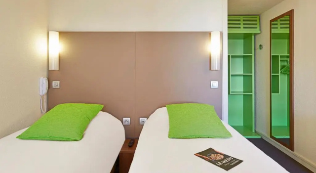 Трёхместный номер Standard Campanile NATURE - Marne La Vallée - Chelles