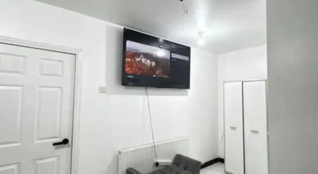 Трёхместный номер Standard OYO Unique Guestroom - Farnworth, Easy Access to Bolton