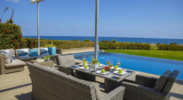 Villa Protaras Seafront Villa Infinte Aretousa