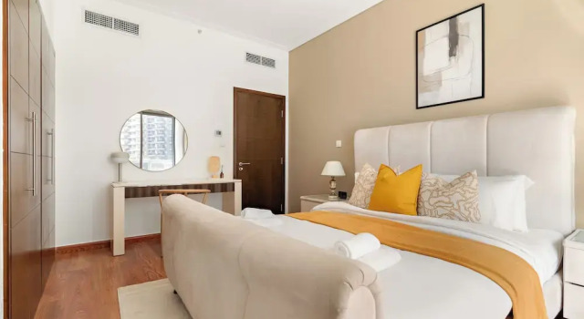 Апартаменты с балконом Vogue Vacation Homes, Business Bay Damac Maison Prive near Burj Khalifa and Dubai Mall, Studio Apartment with Canal and City View, Access to all Amenities
