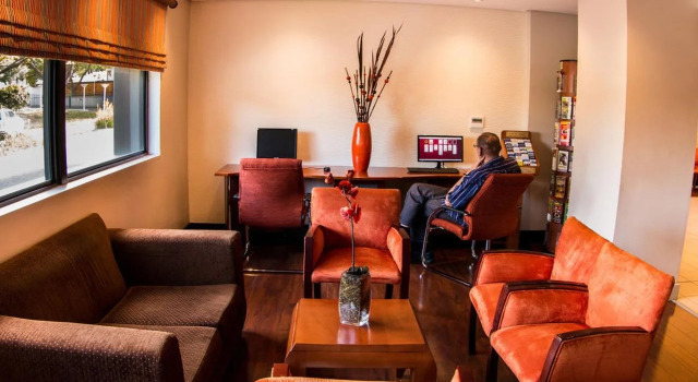 City Lodge Hotel Sandton Katherine Street, Buchen Sie Hotel Sandton 