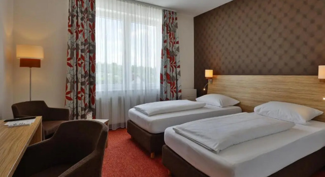 Standard- dobbelt værelse med udsigt over gårdspladsen City Partner Hotel Lenz