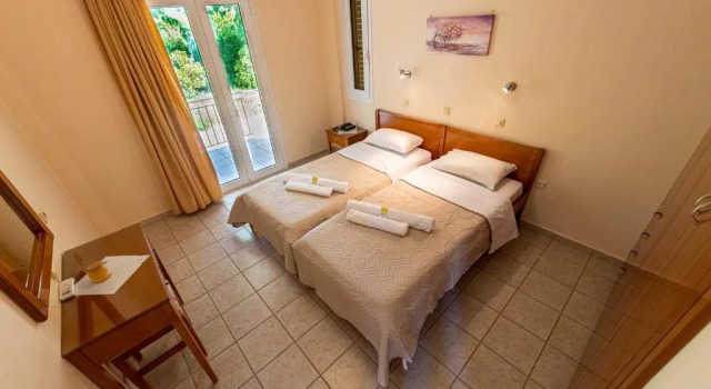 Anesis Residence, Prenota Affittacamere Hotel a Peloponneso con parcheggio, Parcheggio