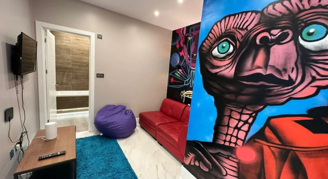 Themed Stunning 1-bed Apartment in London, Varaa Huoneisto Asunnot kohteessa Merseyside, Huoneisto