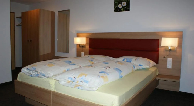 Hotel Stätzerhorn, Book Hotel Hoteller i Mittelbunden med parkering, Parkering