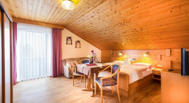 Nichtraucher-Ferienhotel Hohen Bogen, Varaa Hotelli Hotellit Baijeri pysäköinnillä, Pysäköinti