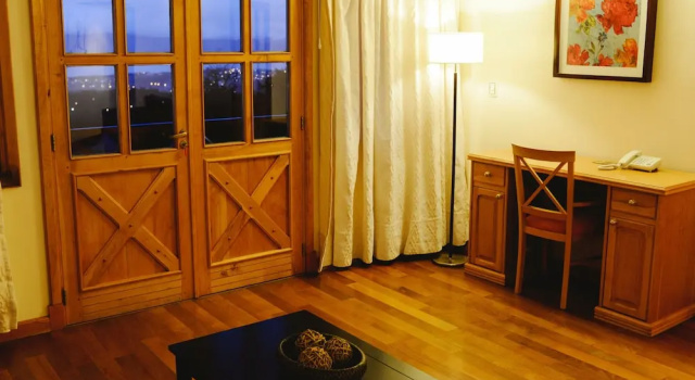 Полулюкс с балконом Altos Ushuaia Hotel & Resto
