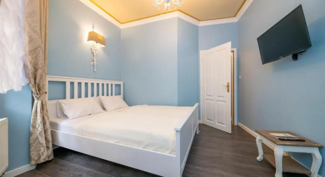 Двухместный номер Standard Caroline Old Town Square Hotel