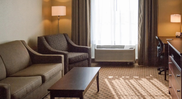 Люкс Cobblestone Hotel and Suites - Jefferson