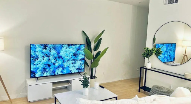 Lovely 2-story 2-bedroom unit with free secure parking, Забронировать Отель Санта-Моника 
