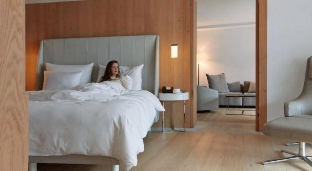 7132 Hotel
