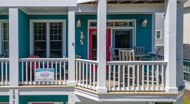 After Dune Delight - Relax And Unwind In This Fun And Spacious 3 Story Home. Light, Bright, And Close To Everything! 4 Bedroom Townhouse by RedAwning