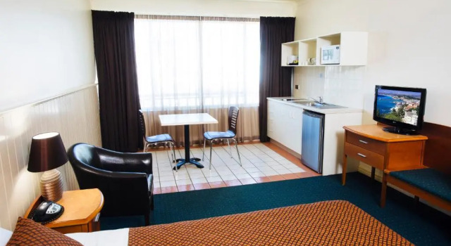 Семейный номер Standard с 2 комнатами City Oasis Inn Townsville, SureStay Collection by BW