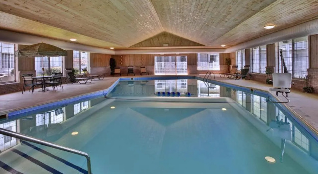 Двухместный номер Deluxe Days Inn by Wyndham Petoskey