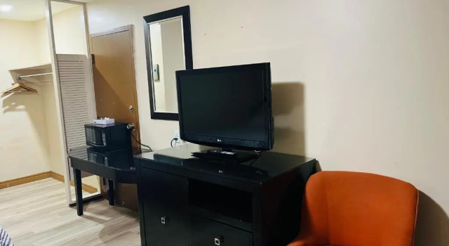 Четырёхместный номер Standard Sunset Inn