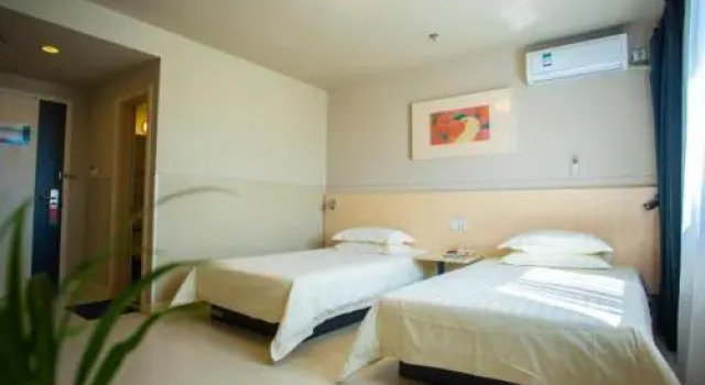 Jinjiang Inn Huludao Longgang Haibin Branch, Book Hotel Hotels in Huludao with Parking, Parking