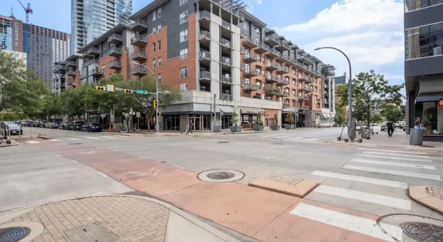 Апартаменты Austin Awesome 2BD 2BA Downtown Apartment