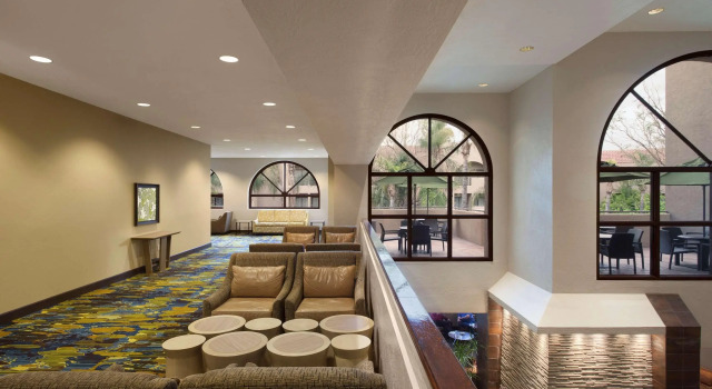 Embassy Suites by Hilton Phoenix Tempe