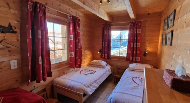 Chalet Casteol, Забронировать Шале Коттеджи Валь-Д'илье, Коттедж