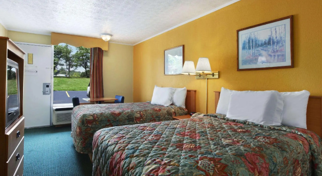 Двухместный номер Standard Days Inn by Wyndham Knoxville West