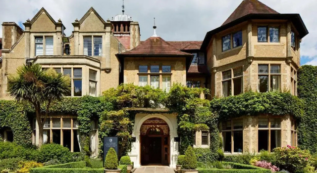 Macdonald Frimley Hall Hotel & Spa, Забронировать Курортный отель Курортные отели High Weald, Курортный отель