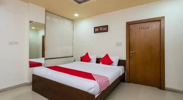 Silver Stay By OYO Rooms