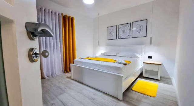 'The Yellow' Condo, Prenota Hotel Hotel a Berat County con parcheggio, Parcheggio