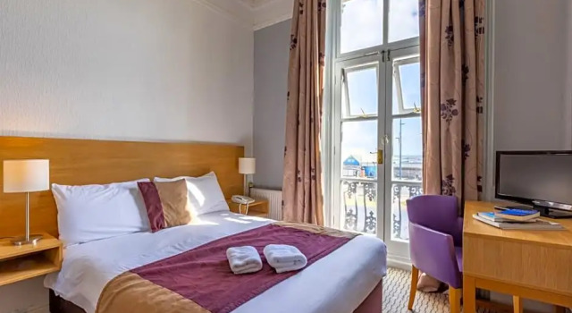 Номер Standard с видом на море The Carlton Hotel