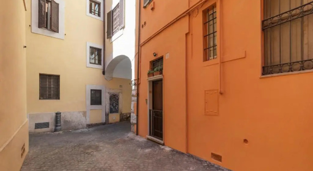 Casa dell'Arco, Забронировать Отель Навона Рим, рядом с Площадь Кампо-деи-Фиори