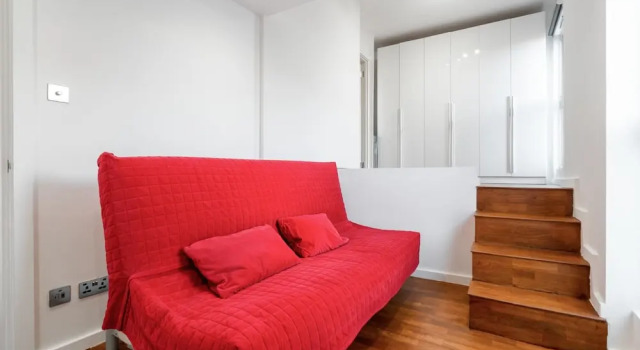 Mod-minimalist Flat w Balcony Sleeps 4 Shoreditch, Varaa Hotelli 3 tähden hotellit kohteessa Merseyside, 3*