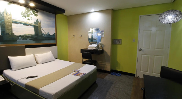 Номер Premier Hotel Dreamworld Araneta Cubao