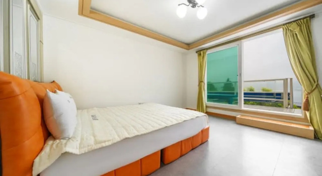 Geoje Island Jangmok Hawaii Pension, Забронировать Отель Отели Кодже с парковкой, Парковка
