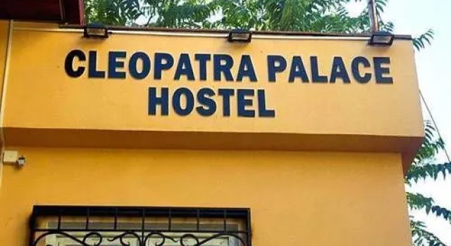 Cleopatra Palace Hostel, Забронировать Хостел Чугурети Тбилиси, рядом с Tеатр имени Марджанишвили